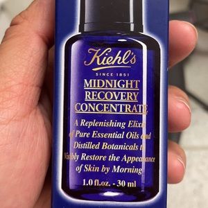 Kiehl’s midnight recovery concentrate